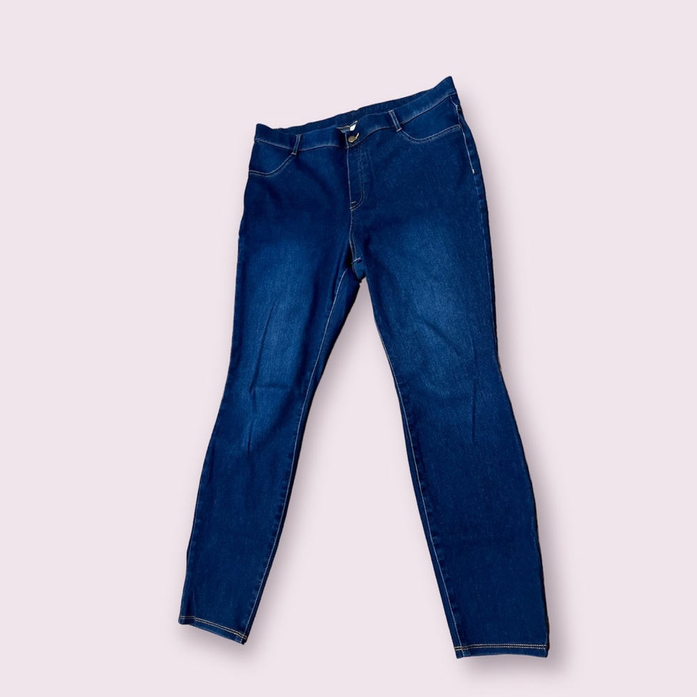 Time and Tru Women’s High Rise Jeggings
